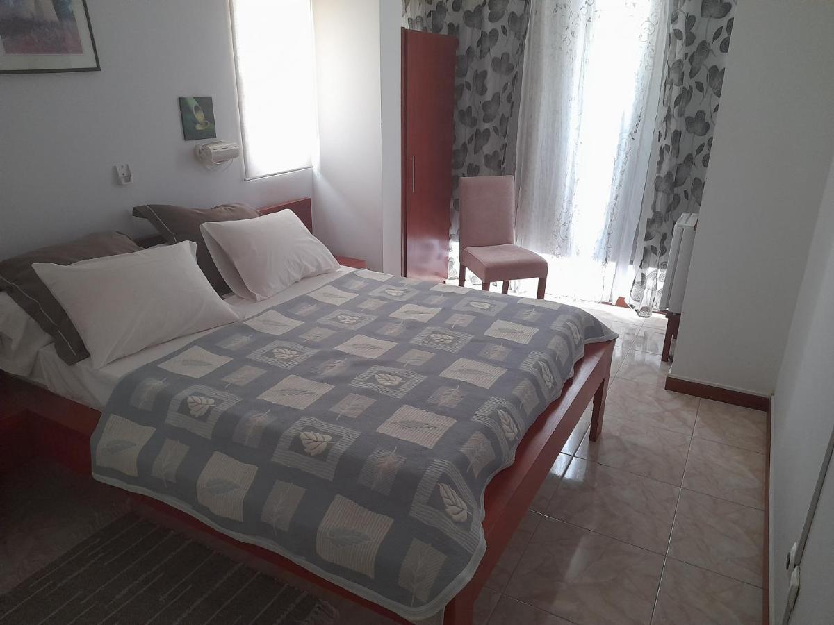 Yria Residencial Bed and Breakfast Porto Novo Δωμάτιο φωτογραφία