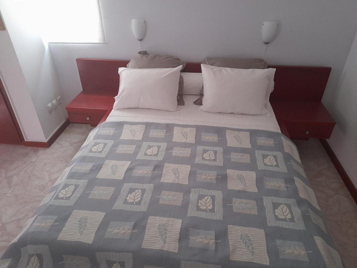 Yria Residencial Bed and Breakfast Porto Novo Δωμάτιο φωτογραφία