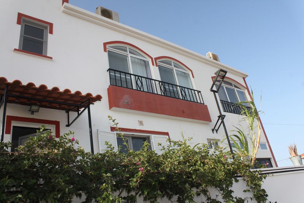 Yria Residencial Bed and Breakfast Porto Novo Εξωτερικό φωτογραφία